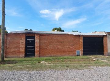 Casa · 200m² · 4 Ambientes · 1 Cochera · Casa en Venta en Zarate