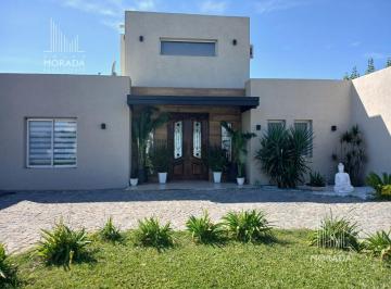 Casa · 139m² · 5 Ambientes · 1 Cochera · Casa en Venta 5 Ambientes a La Laguna Barrio Cerrado San Sebastian Pilar
