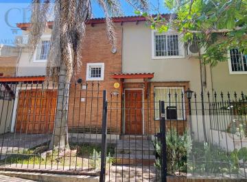 Casa · 144m² · 3 Dormitorios · 1 Cochera · Venta Casa 3 Dorm B° San Salvador, cordoba