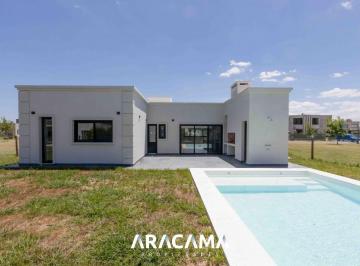 RRA-RR1-2113_2 · Casa en Venta en El Barrio Privado San Felipe - Canning