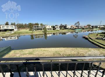 Casa · 240m² · 6 Ambientes · Casa Al Agua en Venta en Laguna Grande