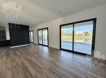 Casa · 240m² · 6 Ambientes · Casa Al Agua en Venta en Laguna Grande