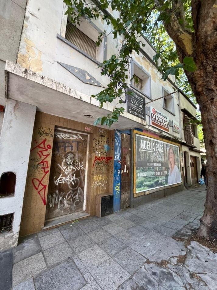 Lote en venta 300m² con construcción precaria para reciclar o derribar — Macrocentro