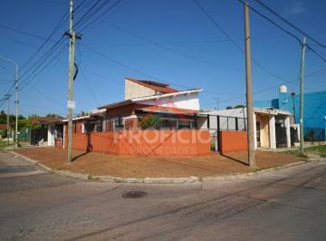Casa · 104m² · 3 Ambientes · 1 Cochera · Casa en Berazategui