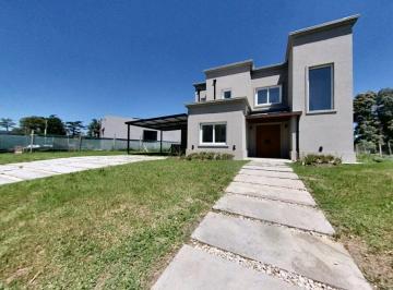 Casa · 180m² · 5 Ambientes · Casa en Campeones - La Unión