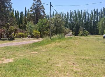 Casa · 100m² · 3 Ambientes · 3 Cocheras · Venta de Casa de 2 Dorm. en Cipolletti.