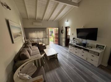 Casa · 105m² · 4 Ambientes · 1 Cochera · Casa 4 Ambientes en San Justo con Patio y Terraza