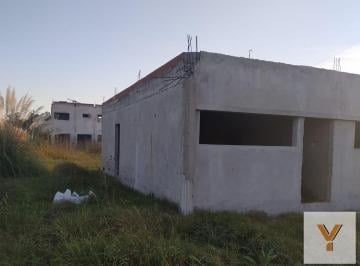 Casa · 80m² · 3 Ambientes · Casa en Venta - 2 Dorm. 1 Baño - 318 m² - Lisandro Olmos