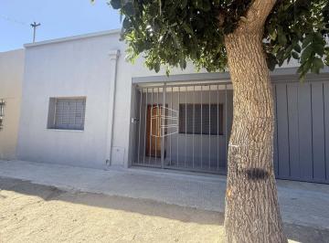 Casa · 120m² · 4 Ambientes · 1 Cochera · Venta - Casa Remodelada en Artigas Al 2100 - C112