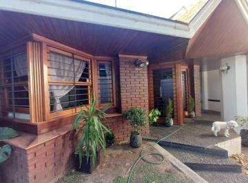 Casa de 5 ambientes, Quilmes · Casa Chalet Espectacular, Ricardo Guiraldes 740 Quilmes