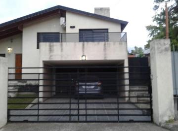 Casa · 240m² · 5 Ambientes · 2 Cocheras · Villa Carlos Paz - Villa del Lago 5 Ambientes Dormitorio en Suite Cochera Parque y Pileta