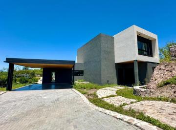 Casa · 330m² · 4 Ambientes · 5 Cocheras · Casa a Estrenar Q2 - 3 Dorm. + Escritorio + Lavadero