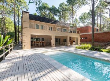 Casa · 1117m² · 6 Ambientes · 1 Cochera · Casa en Venta Pinamar Norte