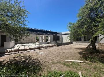 Casa · 322m² · 4 Ambientes · 3 Cocheras · Venta Casa 3 Dorm. Planta Baja Fondo Golf El Terron
