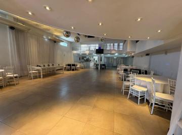 Local comercial · 460m² · 8 Ambientes · Local Para Multi Eventos en Adrogué