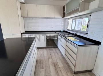 Departamento · 155m² · 3 Dormitorios · 1 Cochera · Calle 42 E/ 10 y 11 | Triplex con Terraza Propia y Cochera