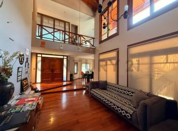 Casa · 260m² · 7 Ambientes · 2 Cocheras · Venta Casa Barrio Saint Thomas Canning