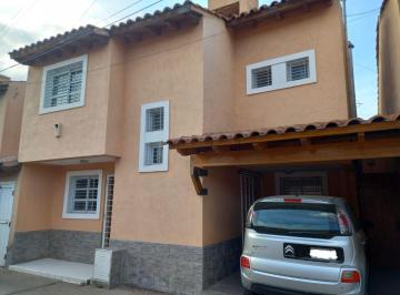Casa de 8 ambientes, Villa Nueva · Casa Estilo Duplex Impecable!