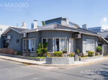 Casa · 170m² · 5 Ambientes · 1 Cochera · Oportunidad Venta Casa en Villa Sarmiento