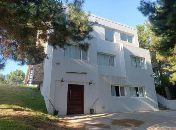 Casa · 185m² · 6 Ambientes · Casa en Venta en Costa Esmeralda, Barrio Ecuestre