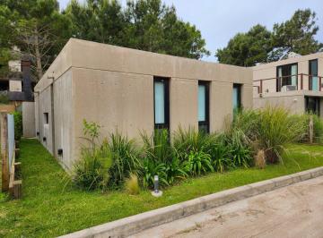 Casa · 65m² · 3 Ambientes · 2 Cocheras · Casa en Venta Pinamar Norte en Barrio Exclusivo Berlin Woods 5 Personas, a Pasos de La Frontera Segu