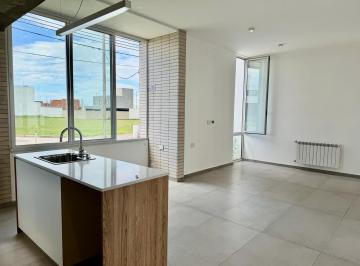 Casa · 140m² · 4 Ambientes · 1 Cochera · Oportunidad Venta Casa 3 Dorm. a Estrenar - Rincones Manantiales