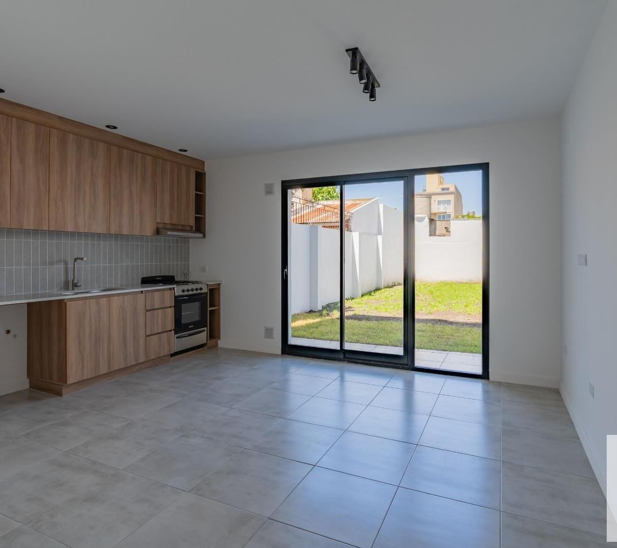 PH 2 amb, 44m² cubiertos con patio — San José