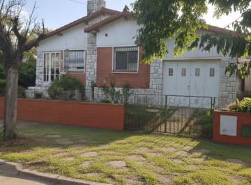 Casa · 333m² · 5 Ambientes · 3 Cocheras · Casa - La Falda