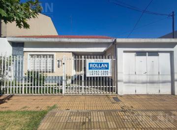 Casa · 100m² · 3 Ambientes · 1 Cochera · Imperdible Casa 3amb con Jardin Libre en Carapachay