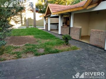Casa · 180m² · 4 Ambientes · 1 Cochera · Casa en Venta en Moron - 4 Ambientes