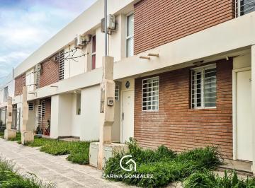 PH · 64m² · 3 Ambientes · 1 Cochera · PH en Centenario