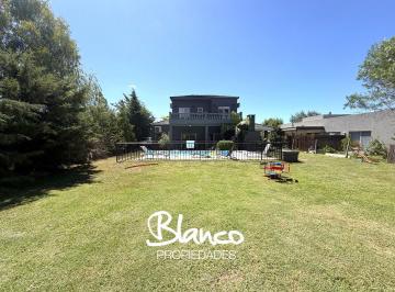 Casa · 135m² · 5 Ambientes · 1 Cochera · Casa en Venta en San Francisco, Villanueva, Tigre, G. B. a Zona Norte