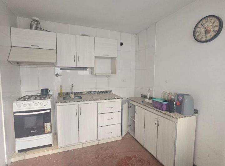 Casa · 80m² · 5 Ambientes · 1 Cochera