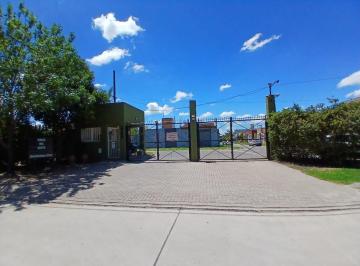 Casa · 65m² · 5 Ambientes · 2 Cocheras · Vendo Hermosa Casa de 3 Dorm. en Barrio Cerrado Soles del Oeste (Apto Credito)