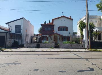 Casa · 120m² · 4 Ambientes · 3 Cocheras · Casa - Quilmes