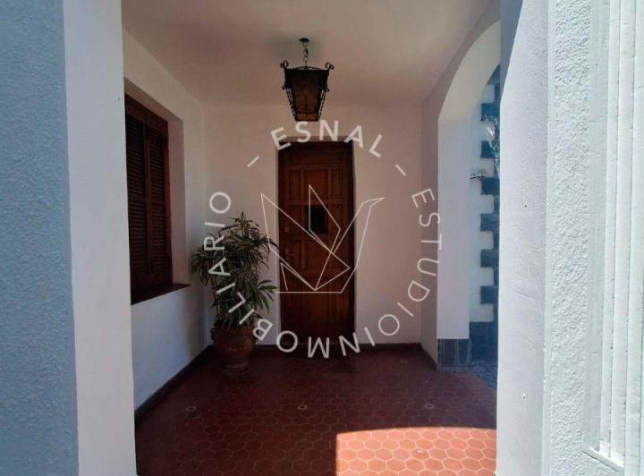 Casa · 122m² · 6 Ambientes · 3 Cocheras