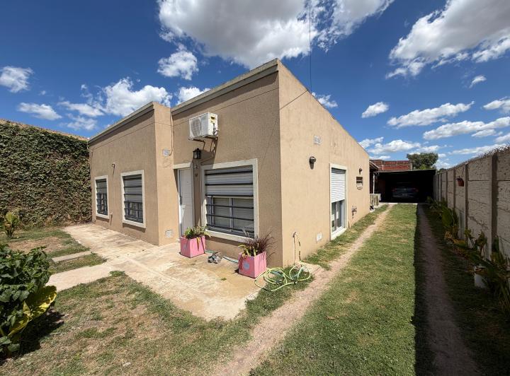 Casa · 82m² · 4 Ambientes · 1 Cochera