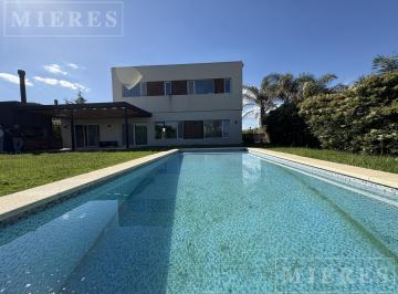 Casa · 225m² · 6 Ambientes · 2 Cocheras · Casa en Venta Sobre Lote Interno en Area 3 San Matias