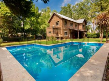 Casa · 199m² · 6 Ambientes · 2 Cocheras · Venta Casa de 4 Dorm. con Jardín y Pileta | Aldea Fisherton