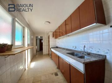 Departamento · 86m² · 4 Ambientes · Semipiso de 4 Ambientes con Balcón y Patio a Reciclar ¡Oportunidad!