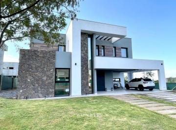 Casa de 5 ambientes, Ciudad de Mendoza · Casa Moderna 4 Dorm. C/ Pileta - Country Mendoza Norte
