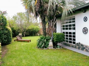 Casa · 212m² · 4 Ambientes · 1 Cochera · Venta Casa de 4 Ambientes con Parque Barrio Los Tilos