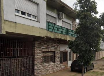 Casa · 391m² · 7 Ambientes · 2 Cocheras · Casa en Venta en Villa Luzuriaga. Ideal Inversor