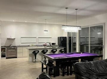 Casa · 140m² · 4 Ambientes · 1 Cochera · Casa en Alquiler Temporario - 3 Dorm. 3 Baños - Pinamar