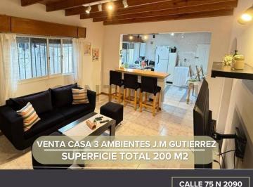 Casa · 88m² · 3 Ambientes · 1 Cochera · Venta Casa 3 Ambientes Berazategui - Gutierrez