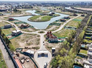 Terreno · 580m² · Lote en Venta en San Fermín con Excelente Orientación y Tamaño.