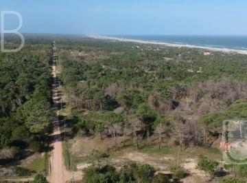 Terreno · 525m² · Terreno en Balneario La Esmeralda