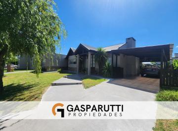 Casa · 155m² · 4 Ambientes · 5 Cocheras · Casa en Venta en Santa Isabel I