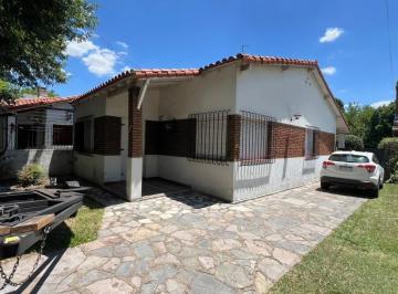 Casa · 100m² · 4 Ambientes · 10 Cocheras · Casa Chalet 3 Dorm. Sobre Terreno de 745 m en Venta en Monte Grande