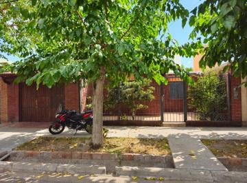 Casa de 4 ambientes, Guaymallén · Vendo Casa - Barrio 6 de Octubre, Excelente Oportunidad!. Apto Crédito